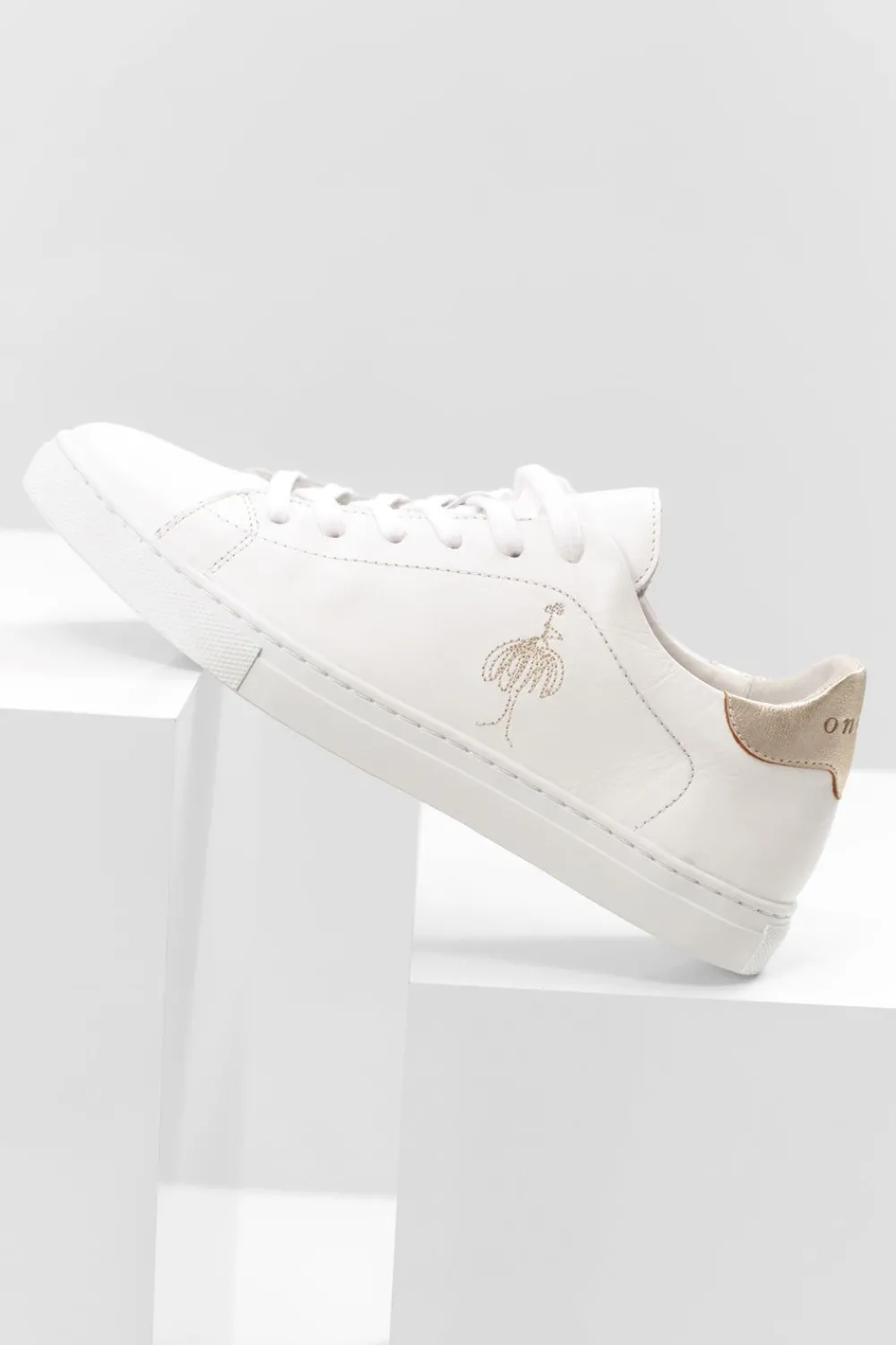Chaussures^One Step O.Oasis - Sneakers Blanches En Cuir Broderie Danseuse