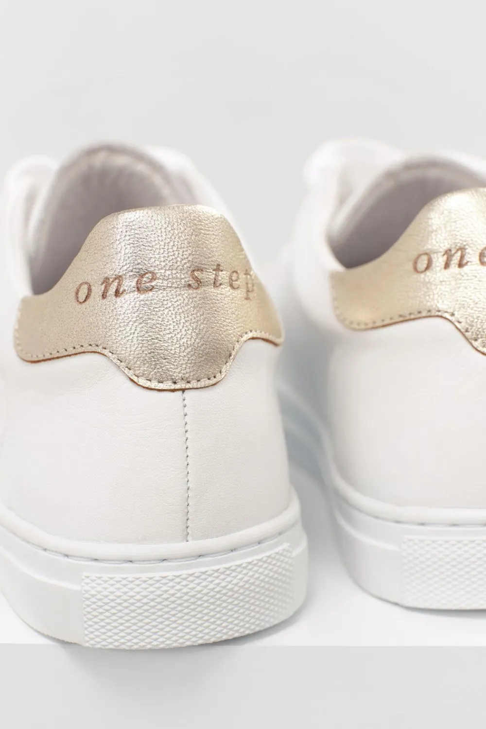 Chaussures^One Step O.Oasis - Sneakers Blanches En Cuir Broderie Danseuse